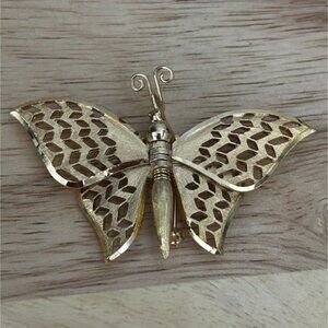 Vintage Coro Gold-Tone Butterfly Brooch With Movable Wings - Rare Jewelry Piece